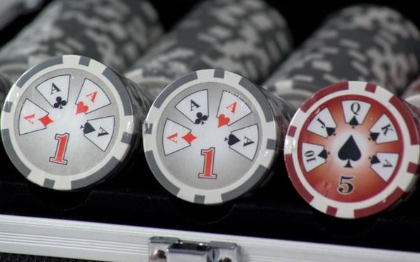 Bilde av 500 royal flush cash og turnering sjetonger 14g 1-100